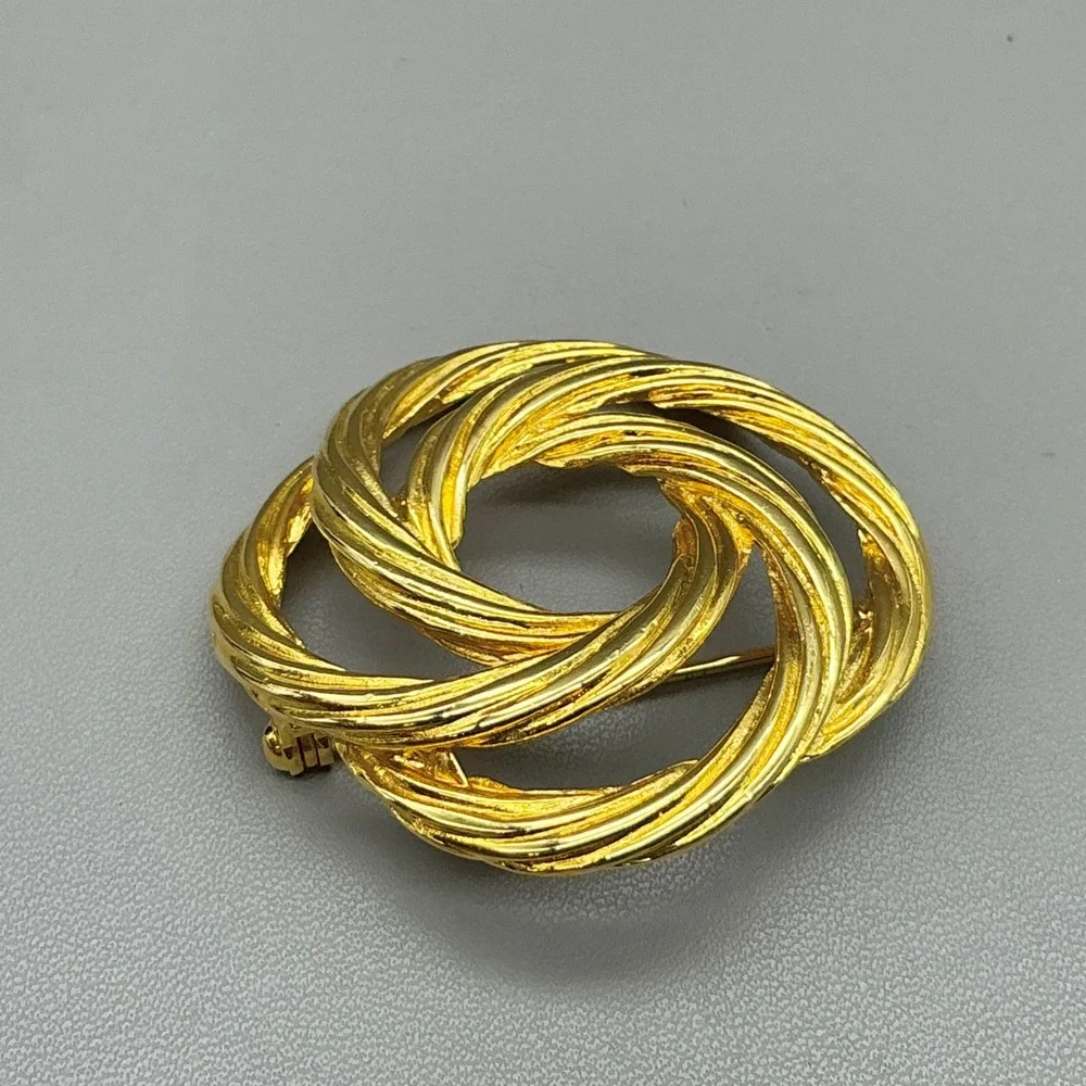 Twisted Rope Knot Brooch Pin Women Gold Tone Textured Round Circular Jewelry
